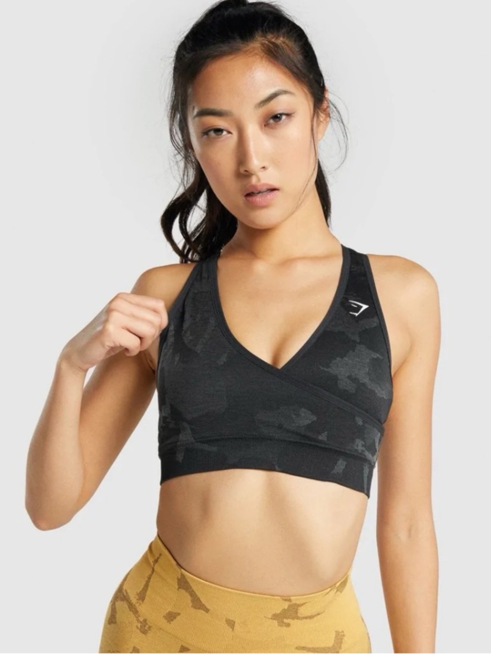 Gymshark ADAPT CAMO SEAMLESS SPORTS BRA in Savannah Black size M